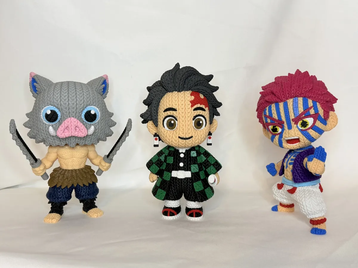 Figura de la serie animada de demon slayer al estilo crochet