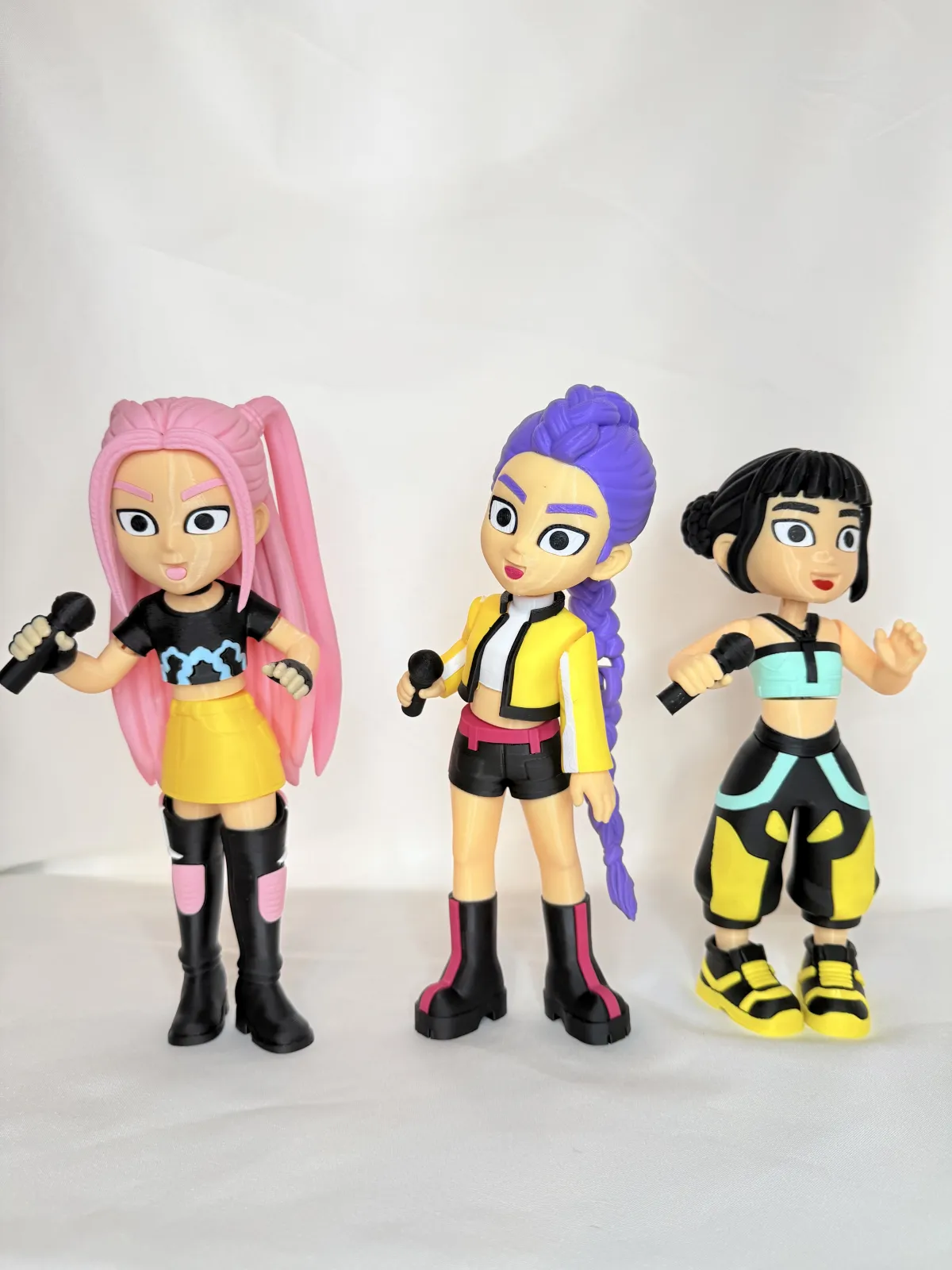 Figuras articuladas de la serie animada de k-pop